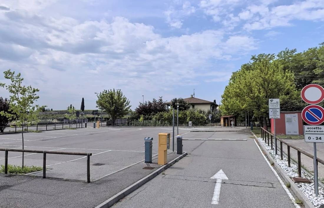 Area sosta camper — Camperplaats in San Pietro In Cariano