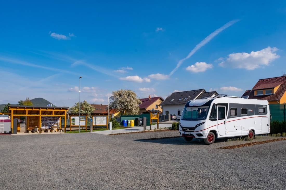 Stellplatz Velemin — Area di sosta in Velemin