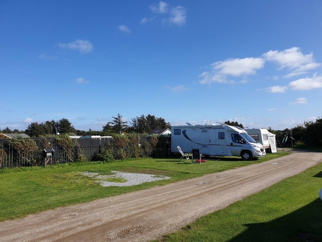 Lønstrup Camping-Möllebakken — Місце для кемпінгу in Lønstrup