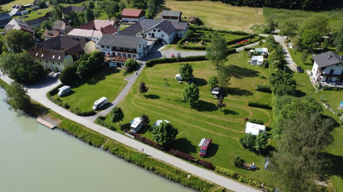 Camping & Gasthof Zum heiligen Nikolaus — Kemping in Haibach ob der Donau