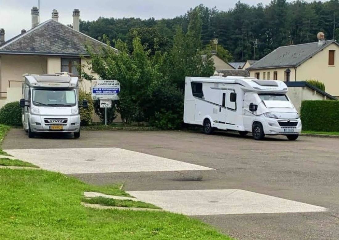 Stellplatz Cloyes-sur-le-Loir — Area di sosta in Cloyes-les-Trois-Rivières