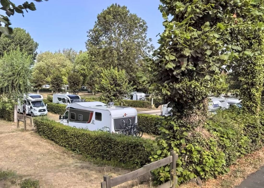 Stellplatz Courville-sur-Eure — Campervan Site in Courville-sur-Eure