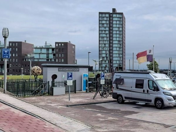 Parkerplaats Kamperauto Almere-Haven