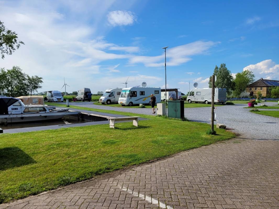 Jachthaven Wommels — Camperplads in Wommels