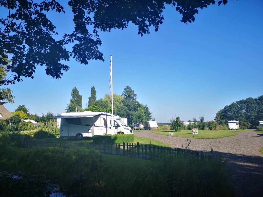 Mini Camping Friesland Theeschenkerij de Brinkhoeve — Campingplatz in Wier