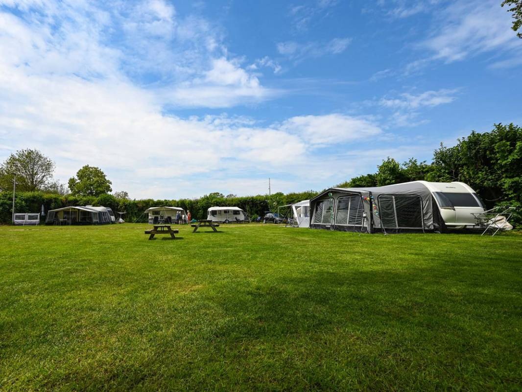 Bek'n schop Mini-Camping — Місце для кемпінгу in Enschede