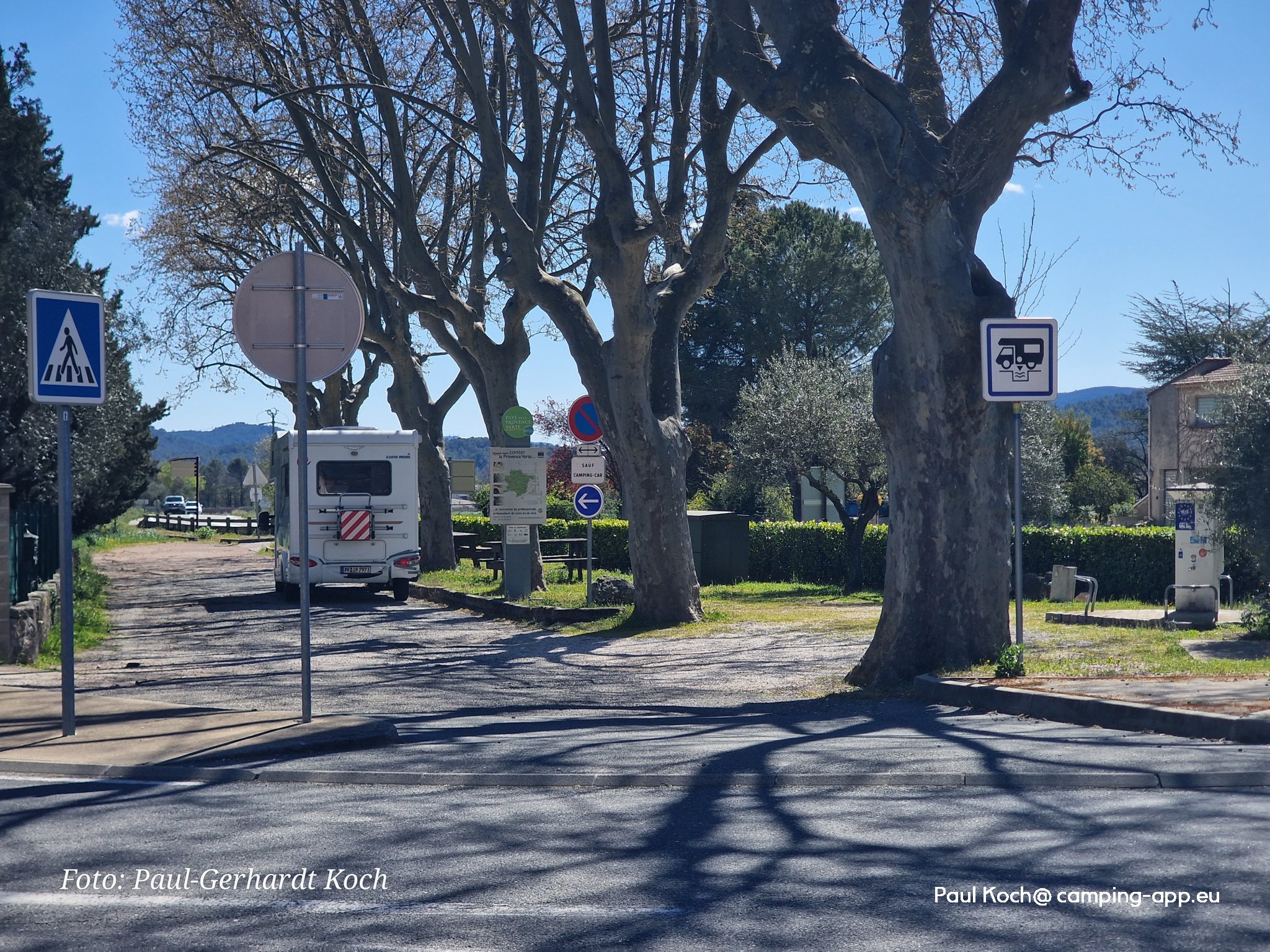 Stellplatz La Roquebrussanne — Campervan Site in La Roquebrussanne