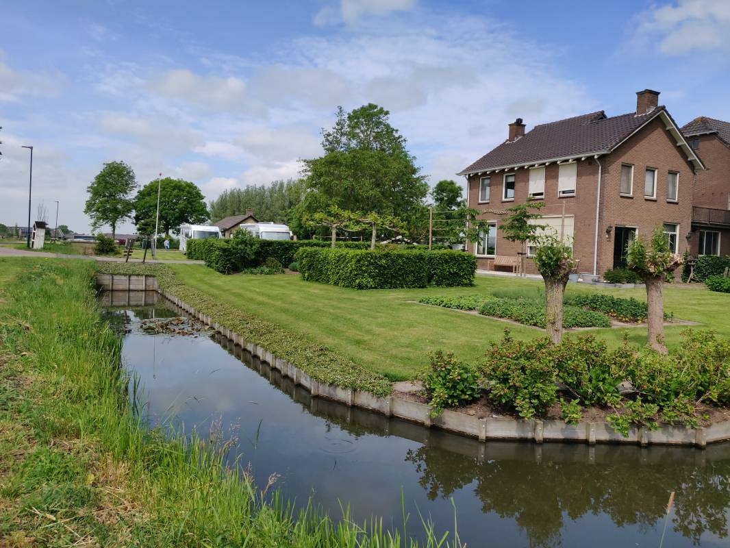 Camperplaats de Groot — Stellplatz in Giessenburg