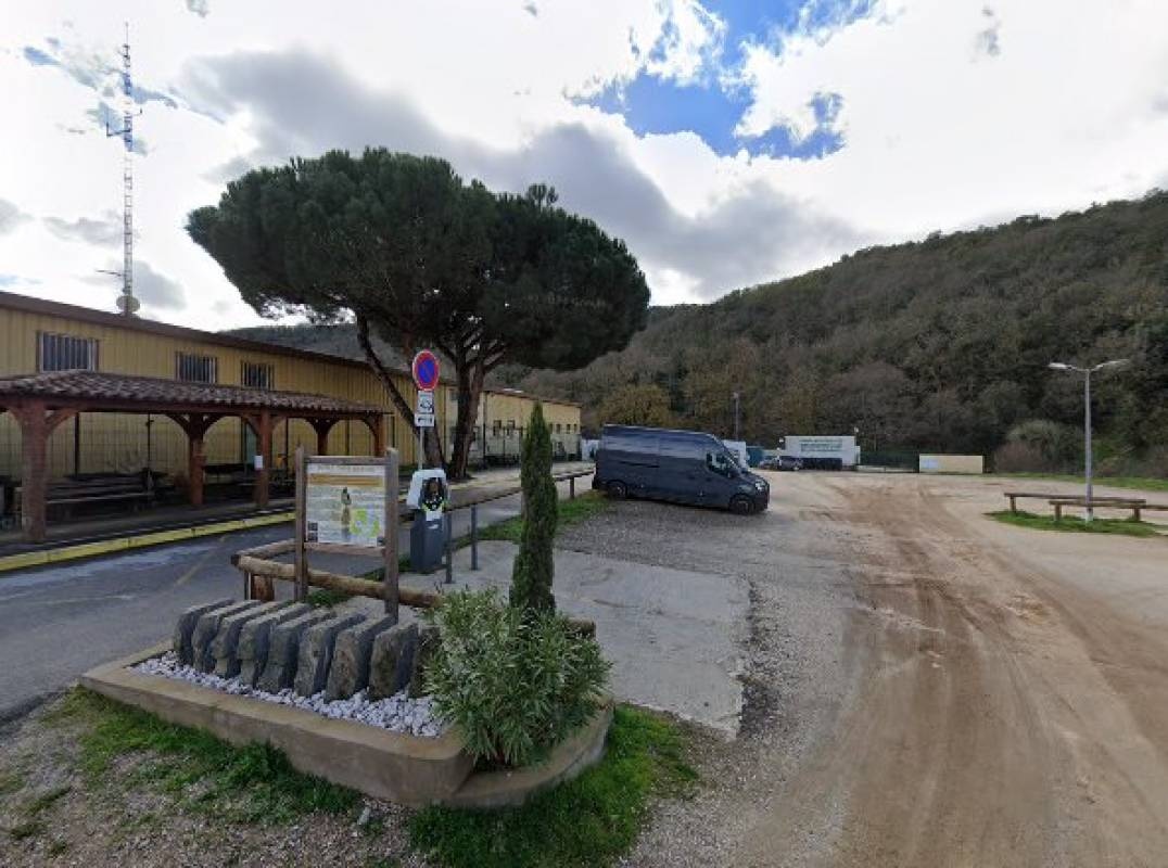Parking Notre Dame Collobrières — Campervan Site in Collobrières
