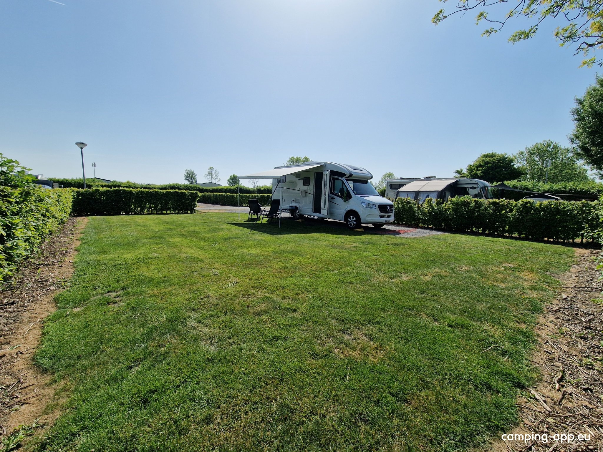 Camping 't Vogelnest — Kemping in Stad aan 't Haringvliet