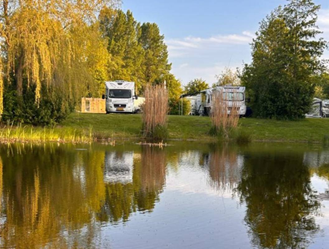 Recreatiepark De Bonte Specht — Camperplaats in Hoge Hexel