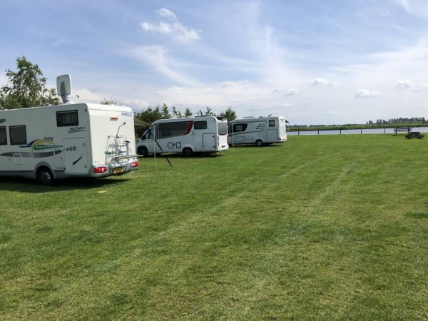 Camperplaats & Jachthaven Suwâld — Foto 3