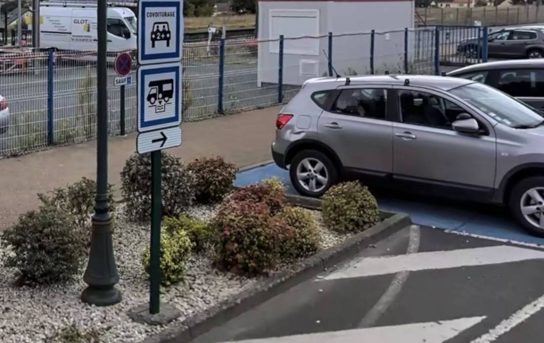 Stellplatz Sillé-le-Guillaume — Bobilplass in Sillé-le-Guillaume