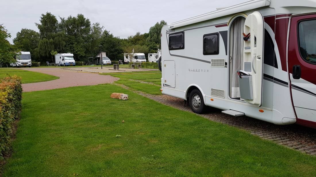 Camperplaats Stoutenburght — Stellplatz in Blesdijke