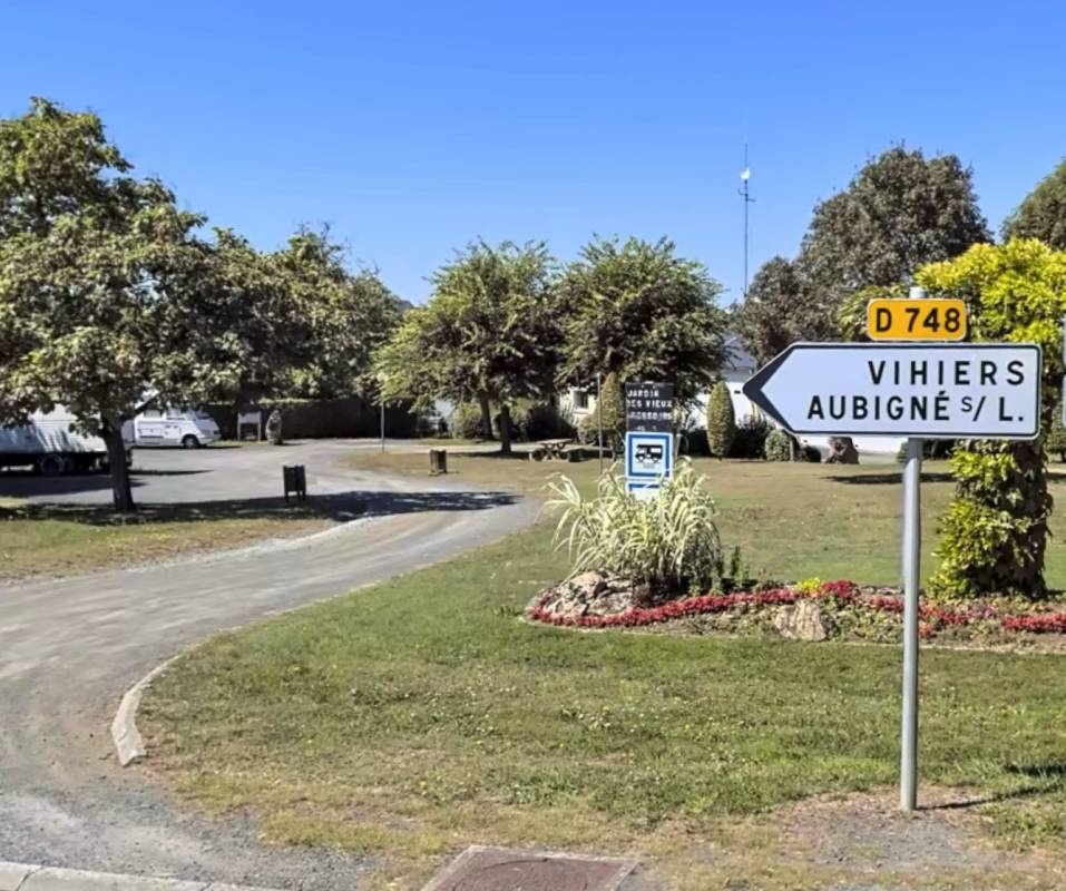 Stellplatz Jardin des Vieux Pressoirs — Area di sosta in Martigné-Briand