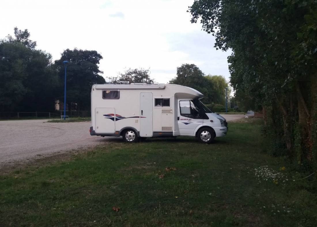 Stellplatz Brissac Loire Aubance — Місце для кемперів in Brissac Loire Aubance