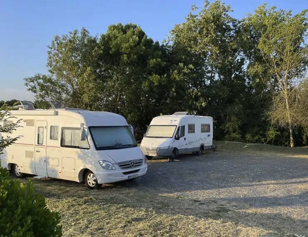 WoMo Stellplatz Saint-Clément-des-Levées — Campervan Site in Saint-Clément-des-Levées