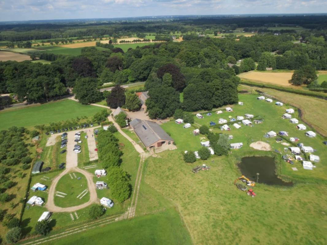 Camping de Adelaar — Camping Site in Voorst Gem Voorst