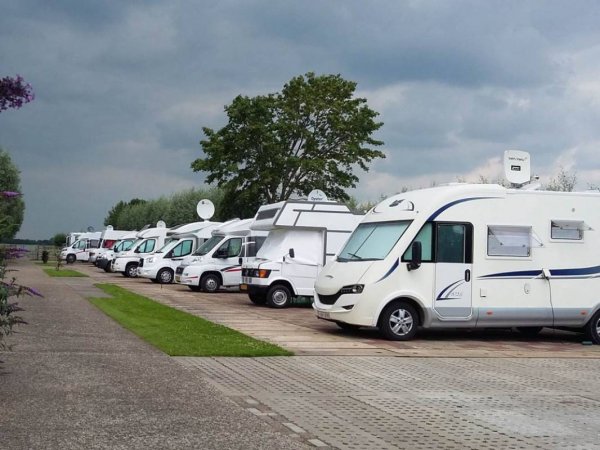 Camperplaats De Willige Waard — Photo 2