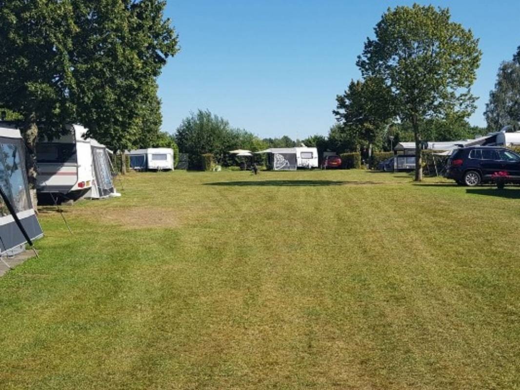 Camping De Beekhoek — Campingplass in Ulvenhout