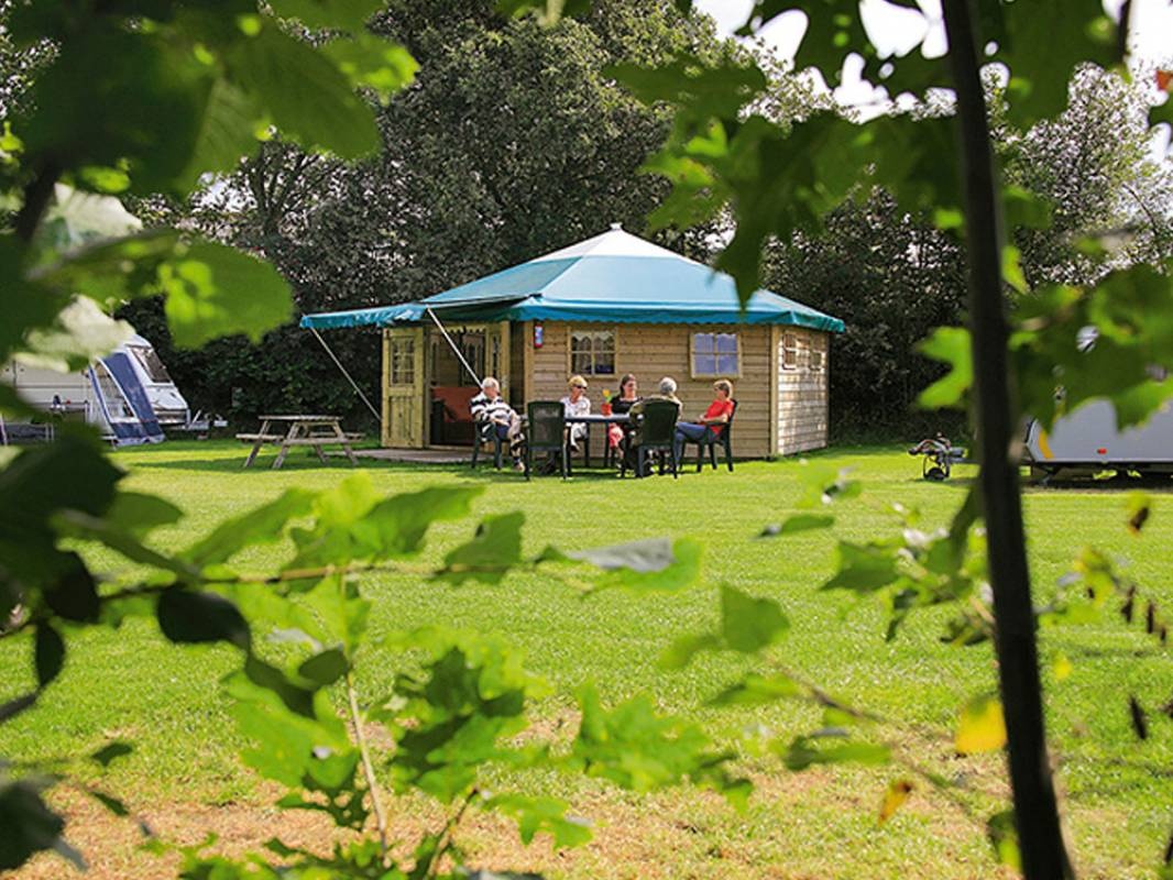 Recreatiebedrijf d' elf ieken — Camping in Elsloo