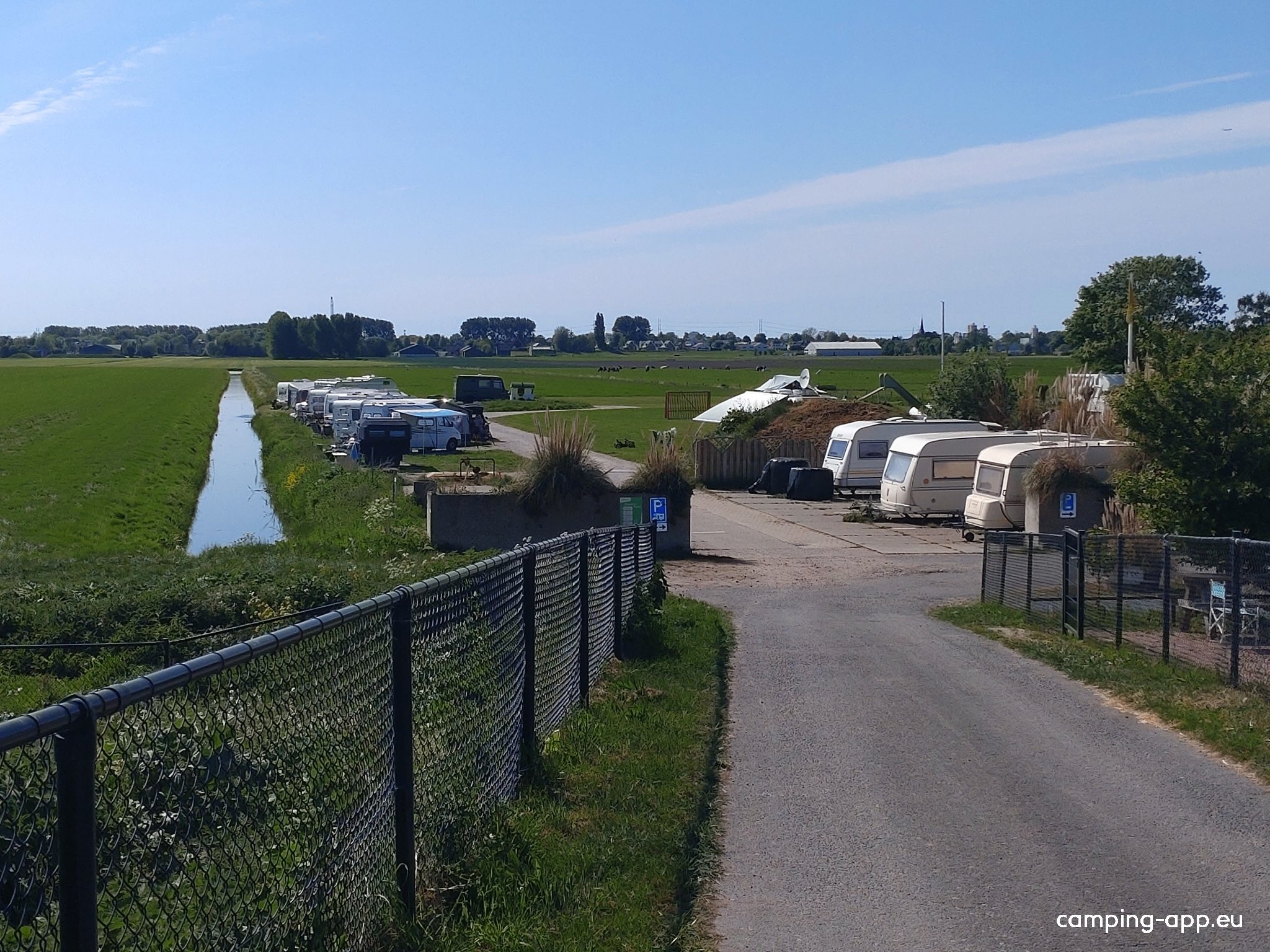 Boerderij De Straat-Hof — Sítio de acampamento in Leimuiden