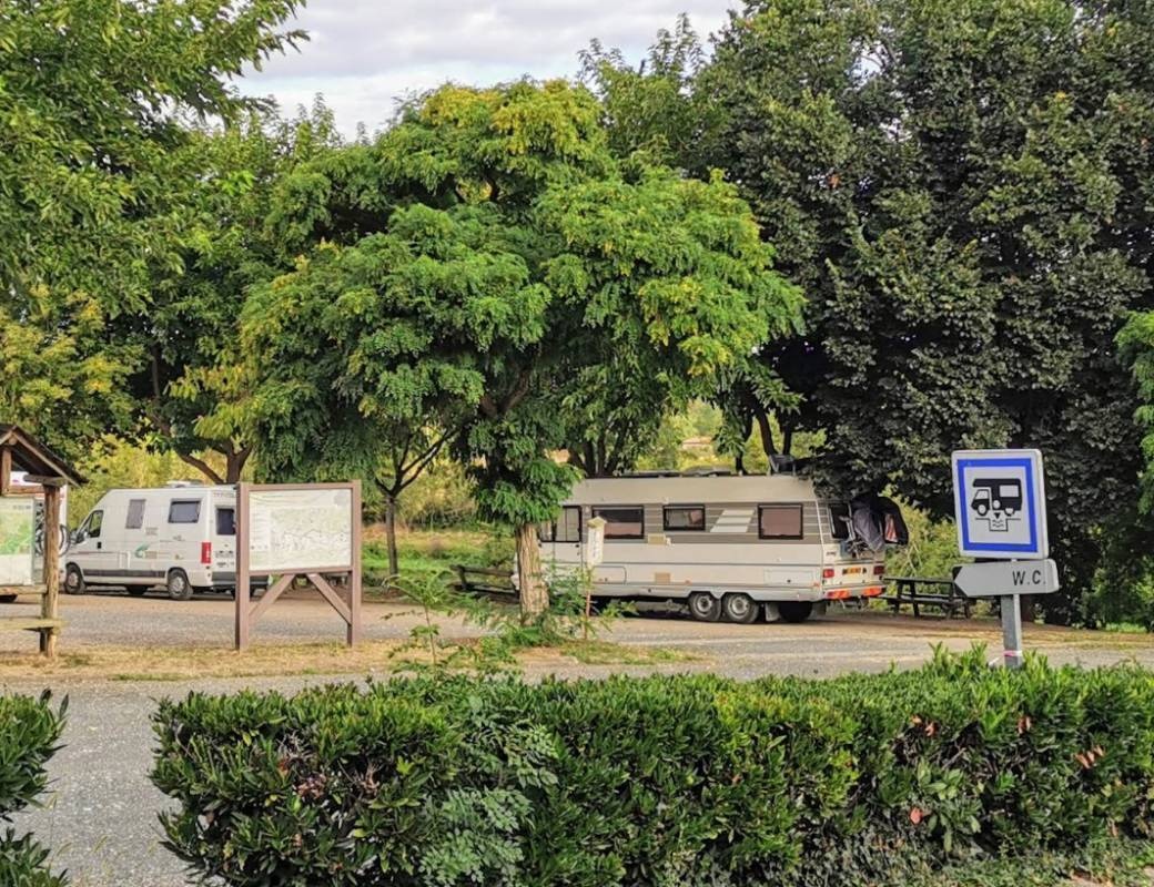 Stellplatz Sourzac — Sítio para autocaravanas in Sourzac