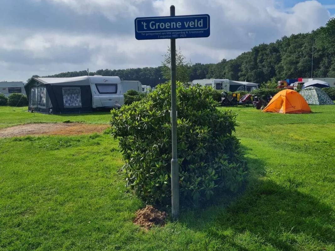 Camping & Kampeerboerderij Meerveld — Campingplatz in Uddel
