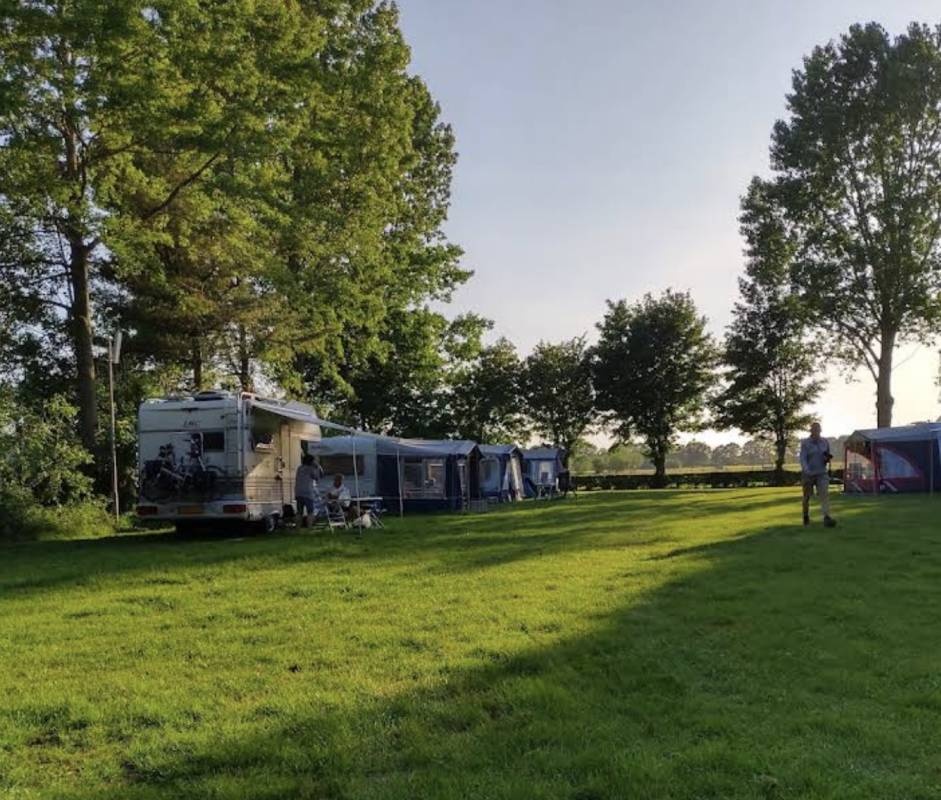 Camping De Menmoerhoeve — Campingplads in Etten-Leur