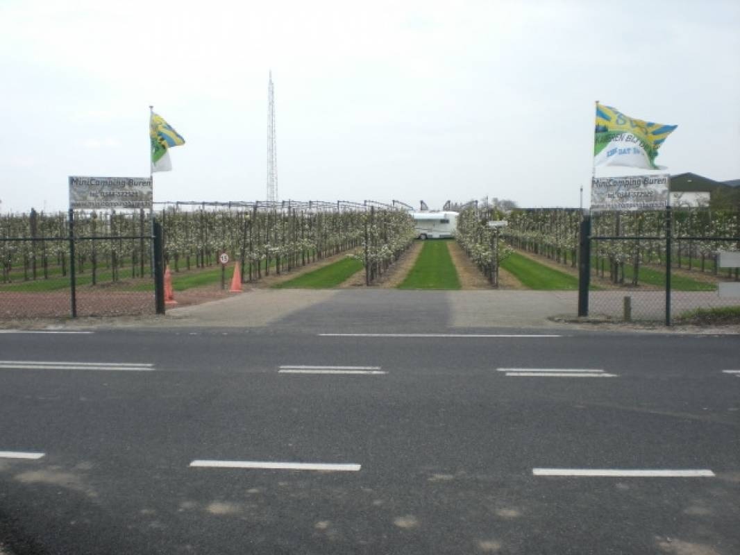 Minicamping Buren — Campingplatz in Buren