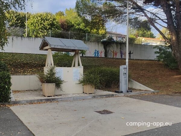Stellplatz Montguyon — Photo 3