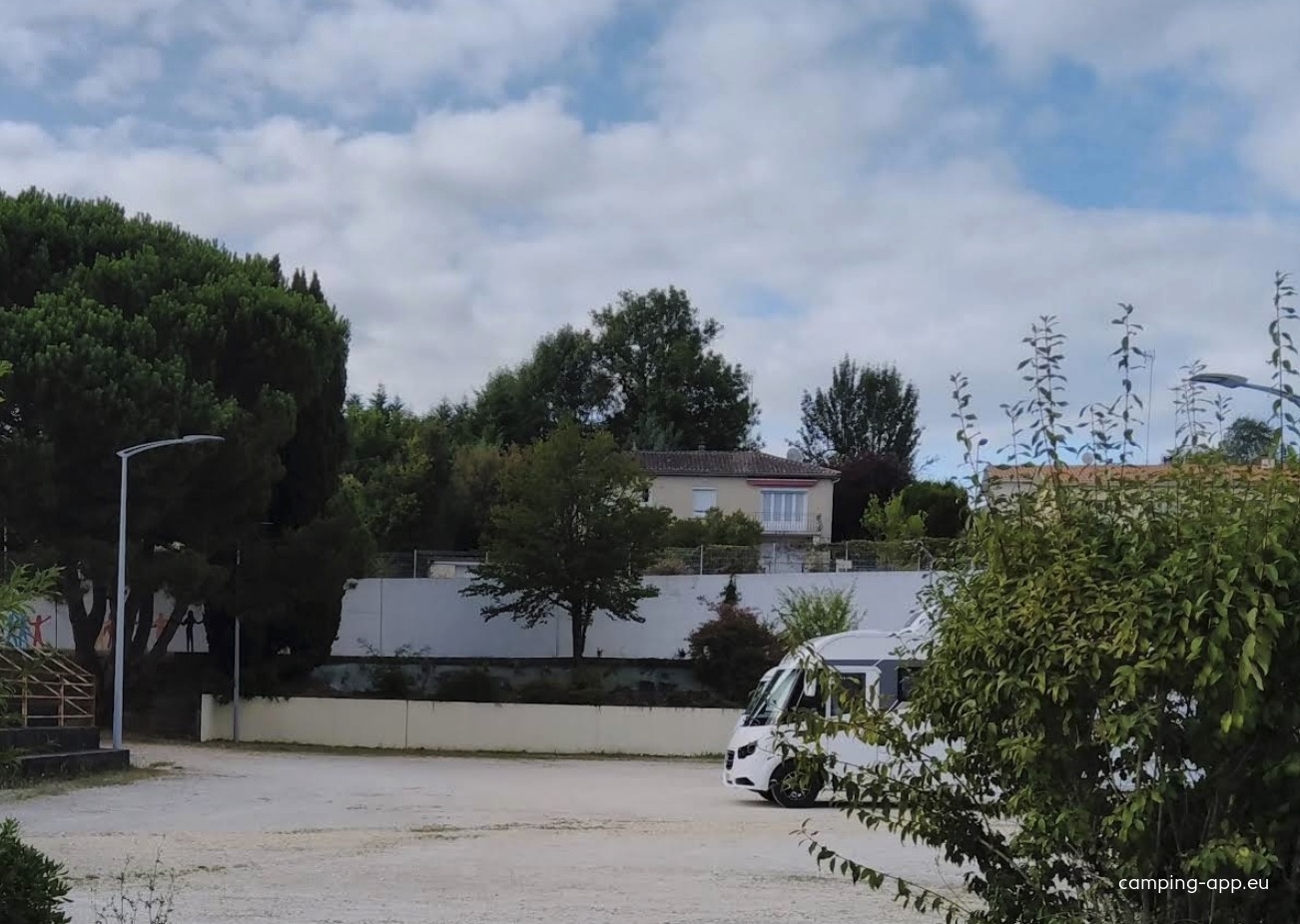 Stellplatz Montguyon — Area di sosta in Montguyon