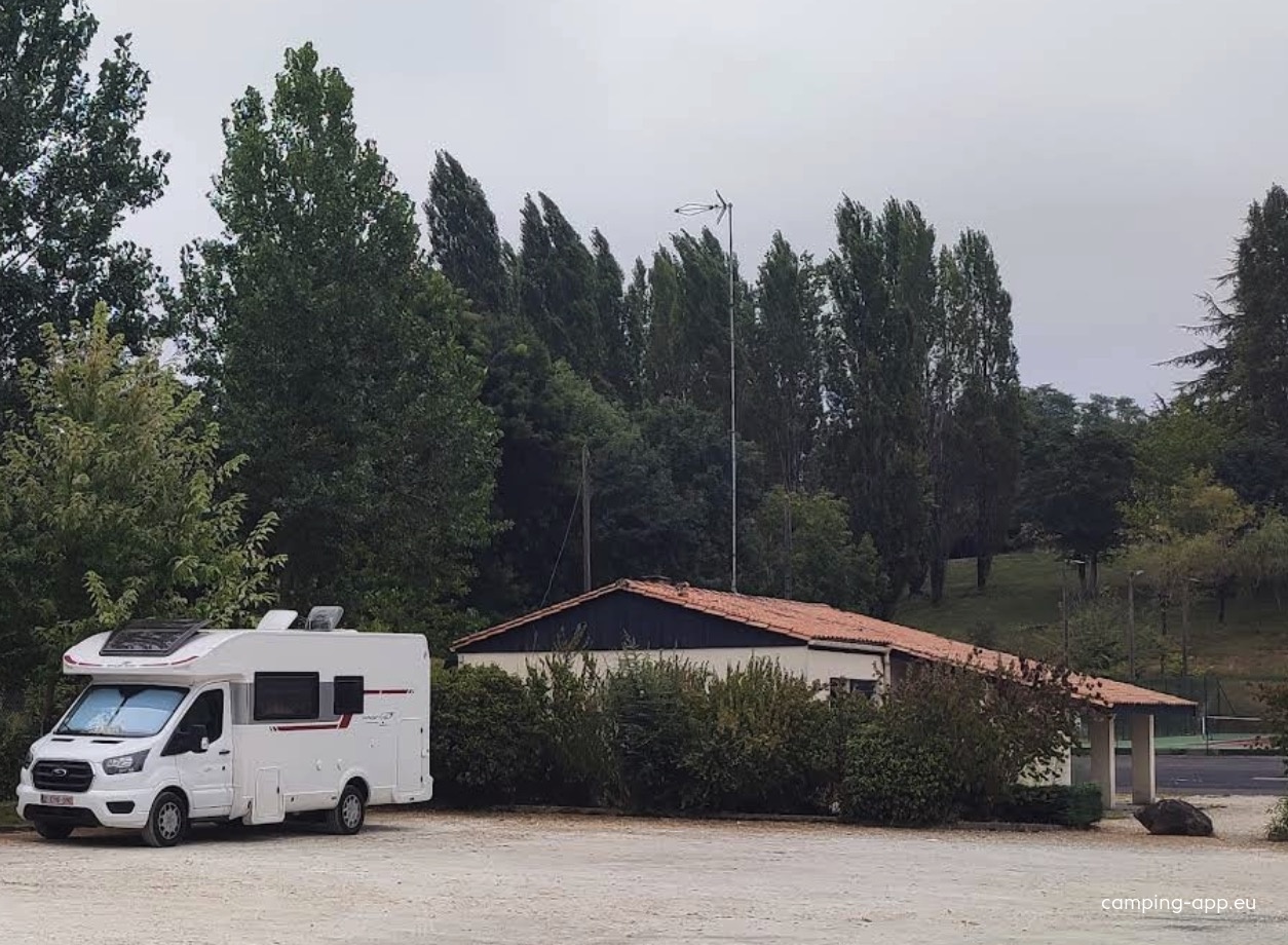 Stellplatz Montguyon — Camperplaats in Montguyon