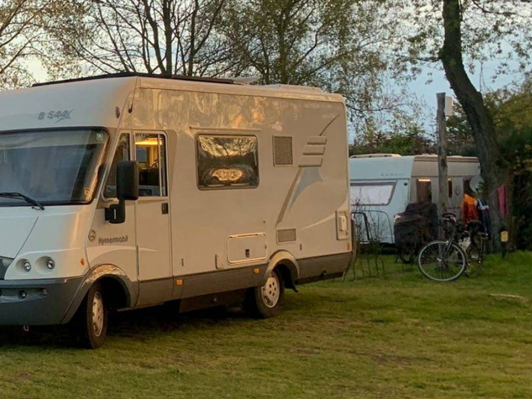 Camping Halve Maan — Місце для кемпінгу in Well