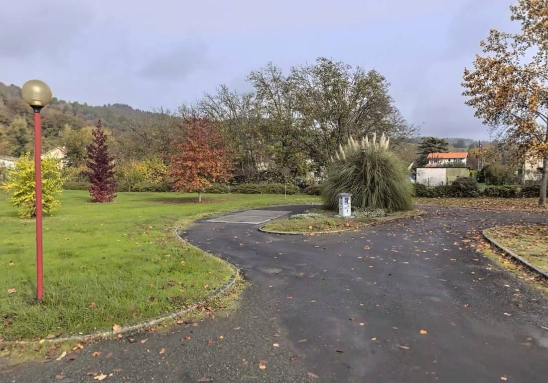 WoMo Stellplatz Boisse-Penchot — Area Autocaravanas in Boisse-Penchot