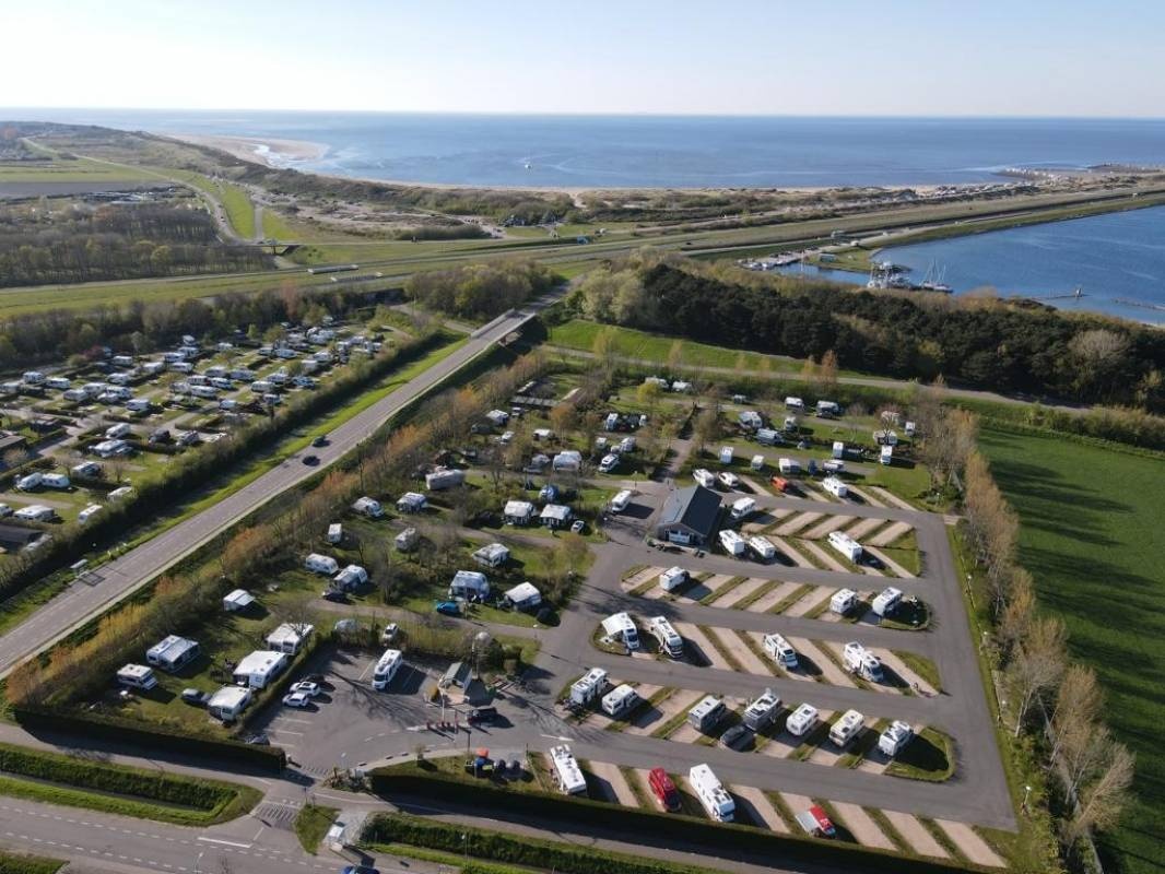 Camperplaats Brouwersdam — Stellplatz in Scharendijke
