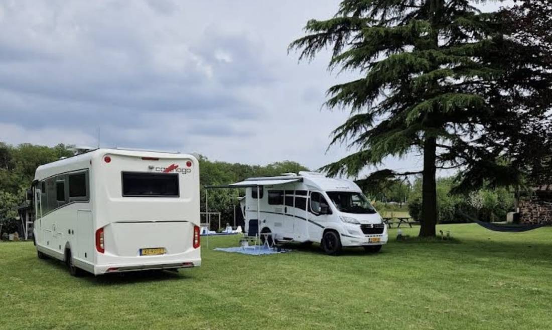 Camperplaats Sky Flight Center — Stellplatz in Tilburg