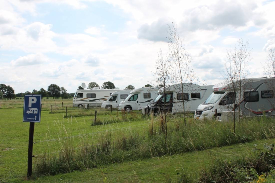 Camperplaatsen In de Wei — Bobilplass in Wouwse Plantage