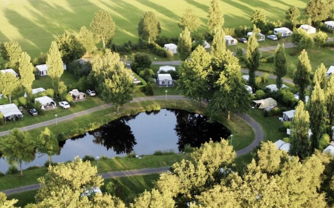 Camping De Drie Provinciën — Camping Site in Een-West