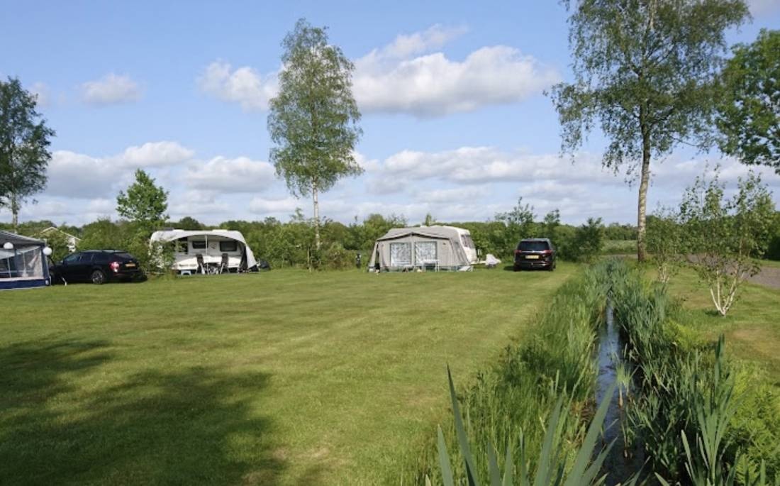 Camping De Drie Provinciën — Kemping in Een-West