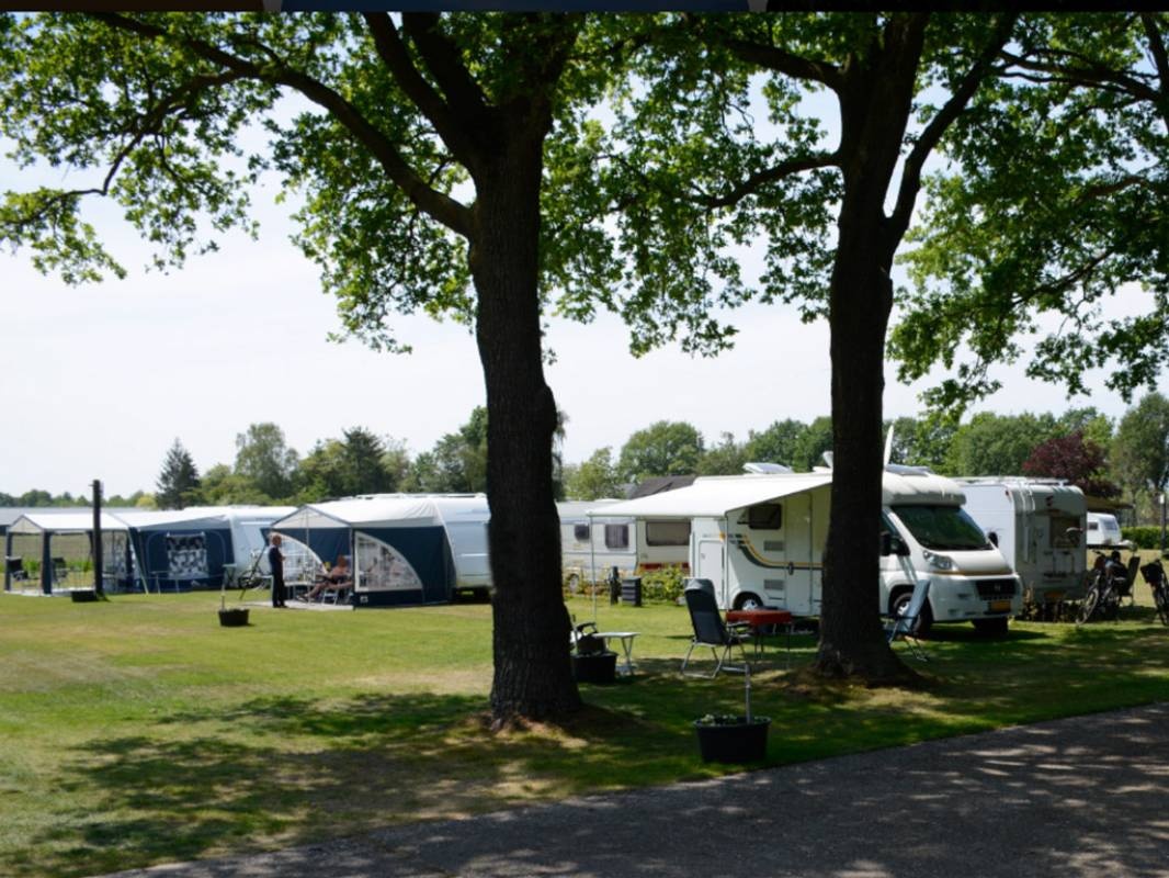 Minicamping Bij Ons Achter — Cámping in Heeswijk-Dinther