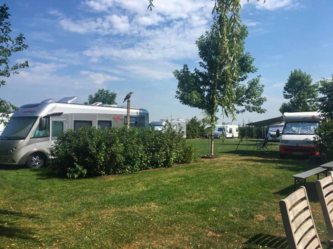 Camperplaats Nooitgedacht — Stellplatz in Haastrecht