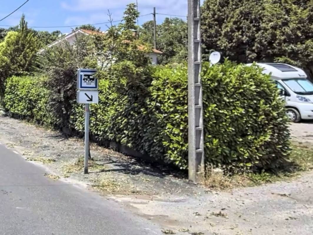 Stellplatz Nègrepelisse — Sp. parking dla kamperów in Nègrepelisse