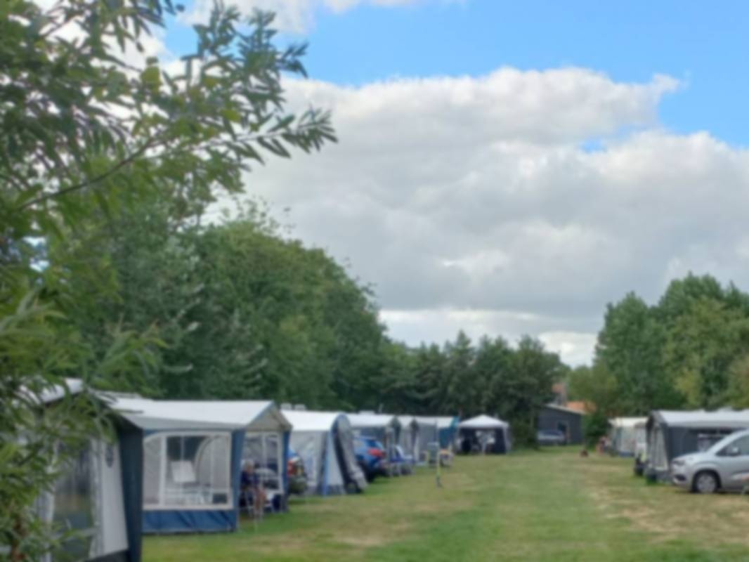 Mini-Camping Het Baken — Campingplatz in St' Maartensbrug