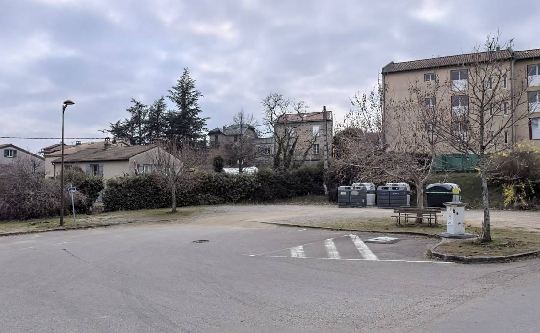 Stellplatz Saint-Félicien — Ställplats in Saint-Félicien