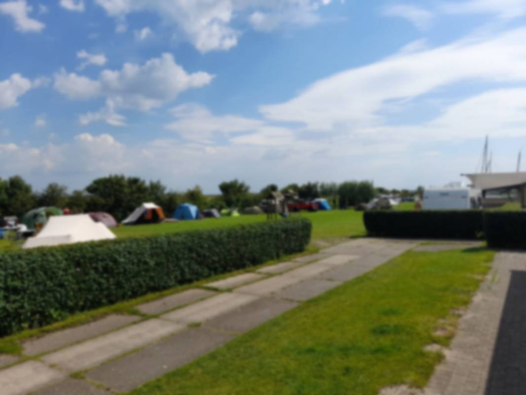 Kampeerboerderij Ykema — Campingplatz in Sandfirden