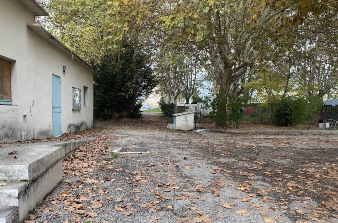 Stellplatz Le Teil — Karavan Sitesi in Le Teil
