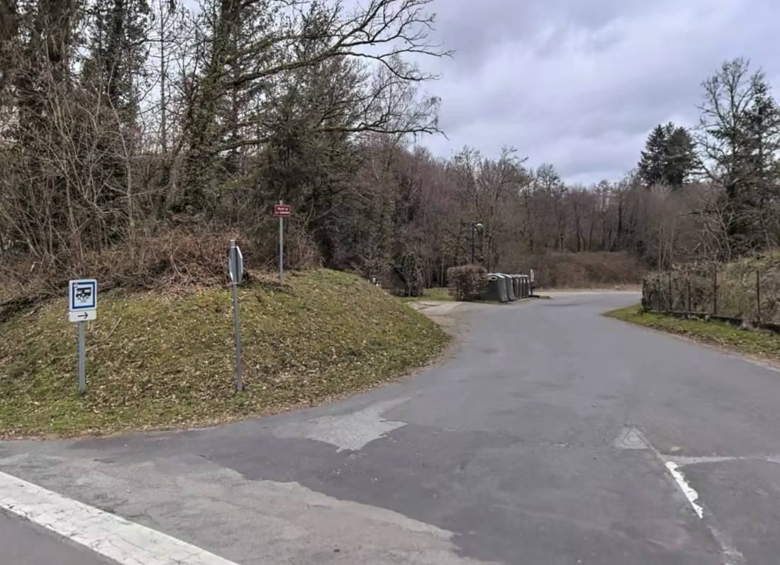 WoMo Stellplatz Meuzac — Місце для кемперів in Meuzac