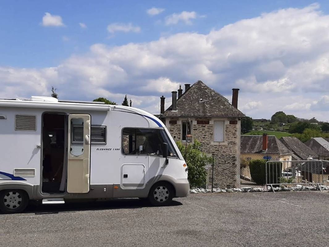 Stellplatz Sadroc — Karavan Sitesi in Sadroc