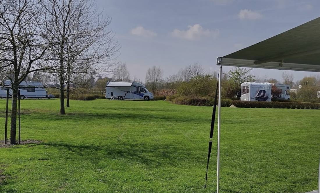 Mini Camping Hoeve De Bonte Kraai — Campingplads in Raamsdonk